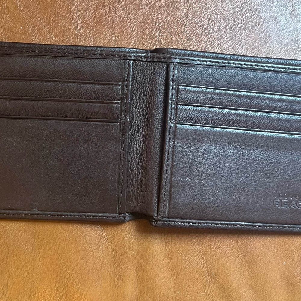 Kenneth Cole Reaction Brown‎ Folding Leather Wallet - NWOT